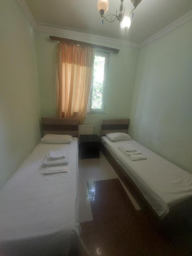 Rp Hotel- Hostel Erevan Esterno foto