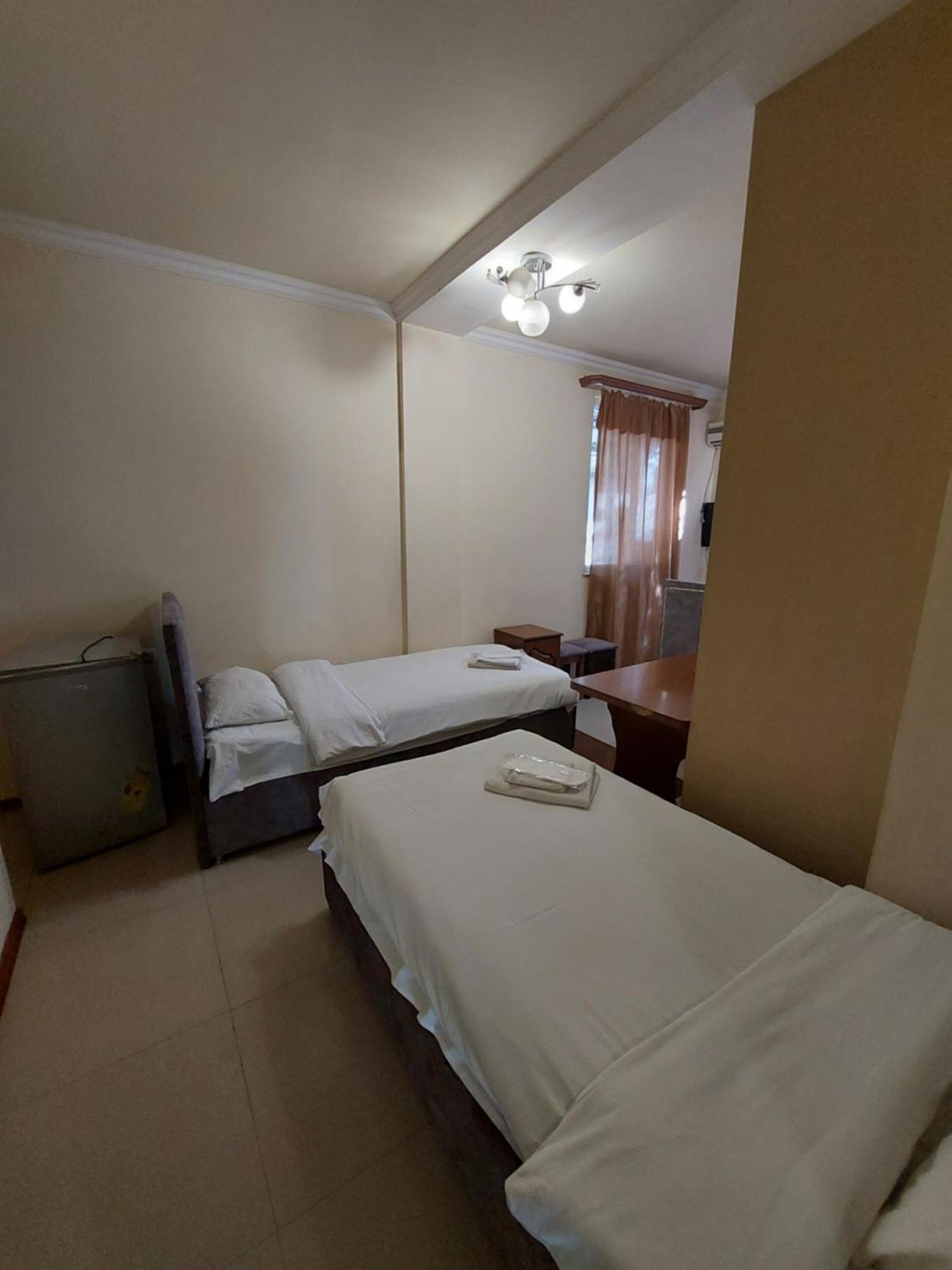 Rp Hotel- Hostel Erevan Esterno foto